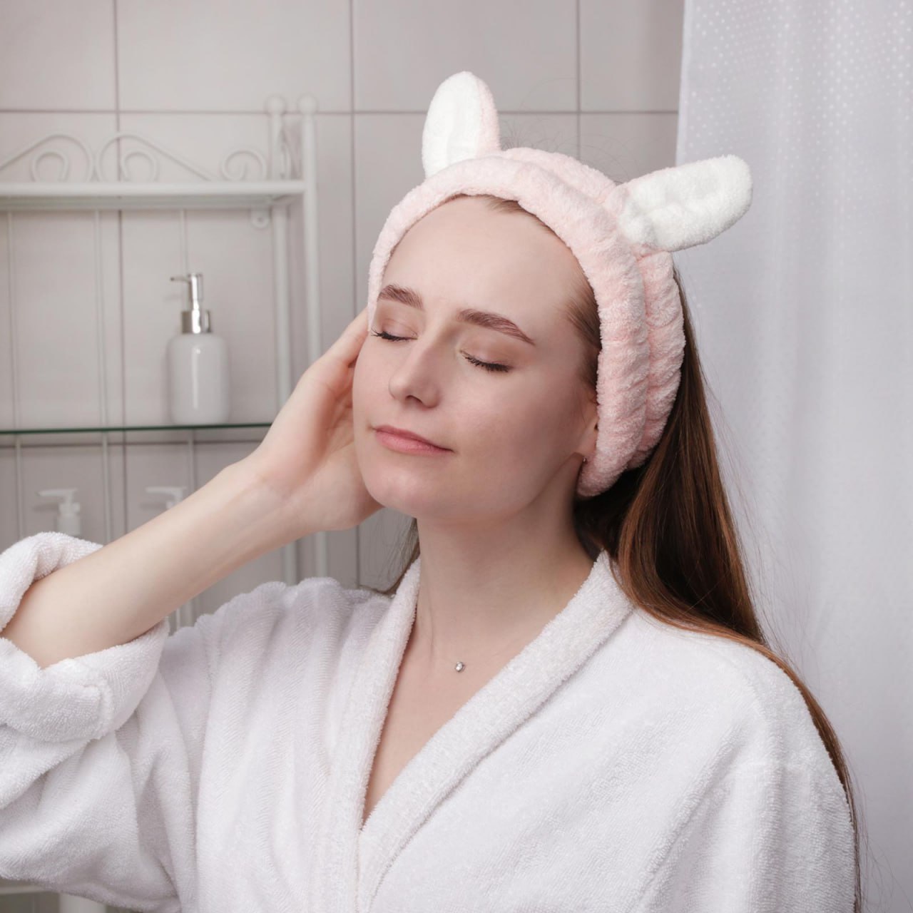 Rinfresca la tua routine di cura della pelle con il nostro detergente per il viso Bunny - Magia e piacere in ogni tocco